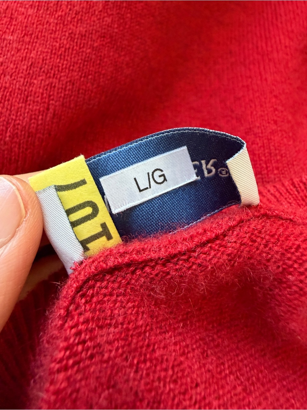 MONCLER • Maglione Tricot Girocollo Round Neck Cashmere Sweater in Red - Picture 10 of 14